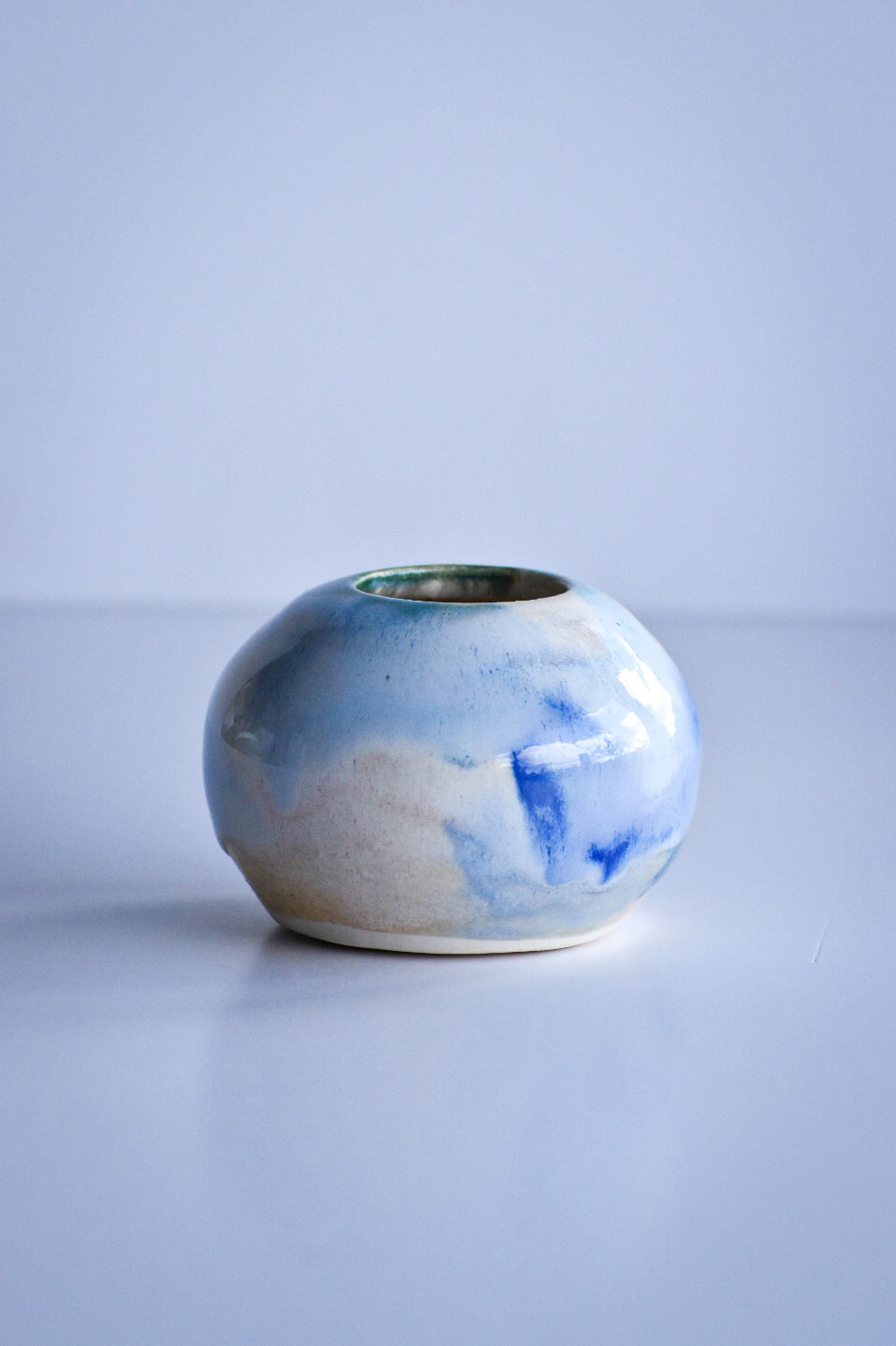 Daydreamer Bud Vase - Round